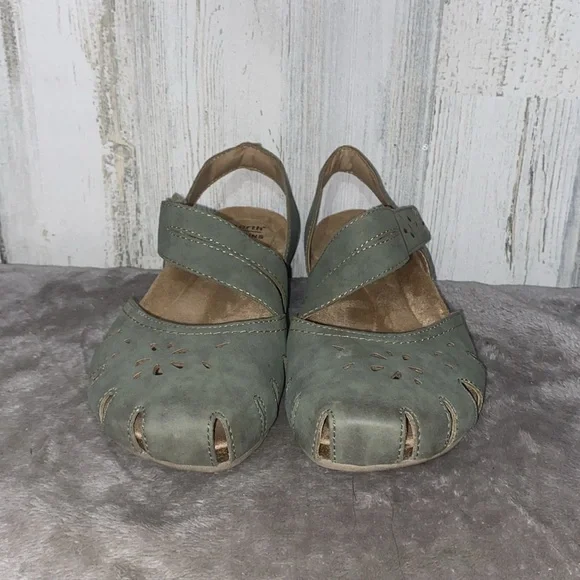 0704 Earth Green Sandals Comfortable Slip-On Design - Picture 3 of 10